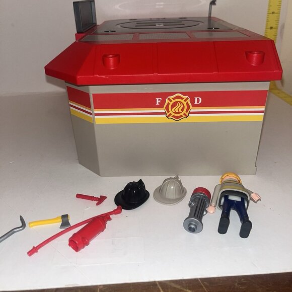 Playmobil 5663 Take Along Fire Station Some Accessories & Figure Incomplete - Picture 14 of 16